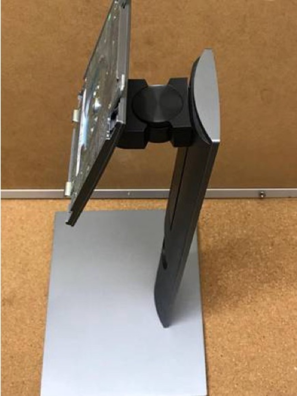 Dell Monitor Stand (23-27”) - Picture 3 of 4